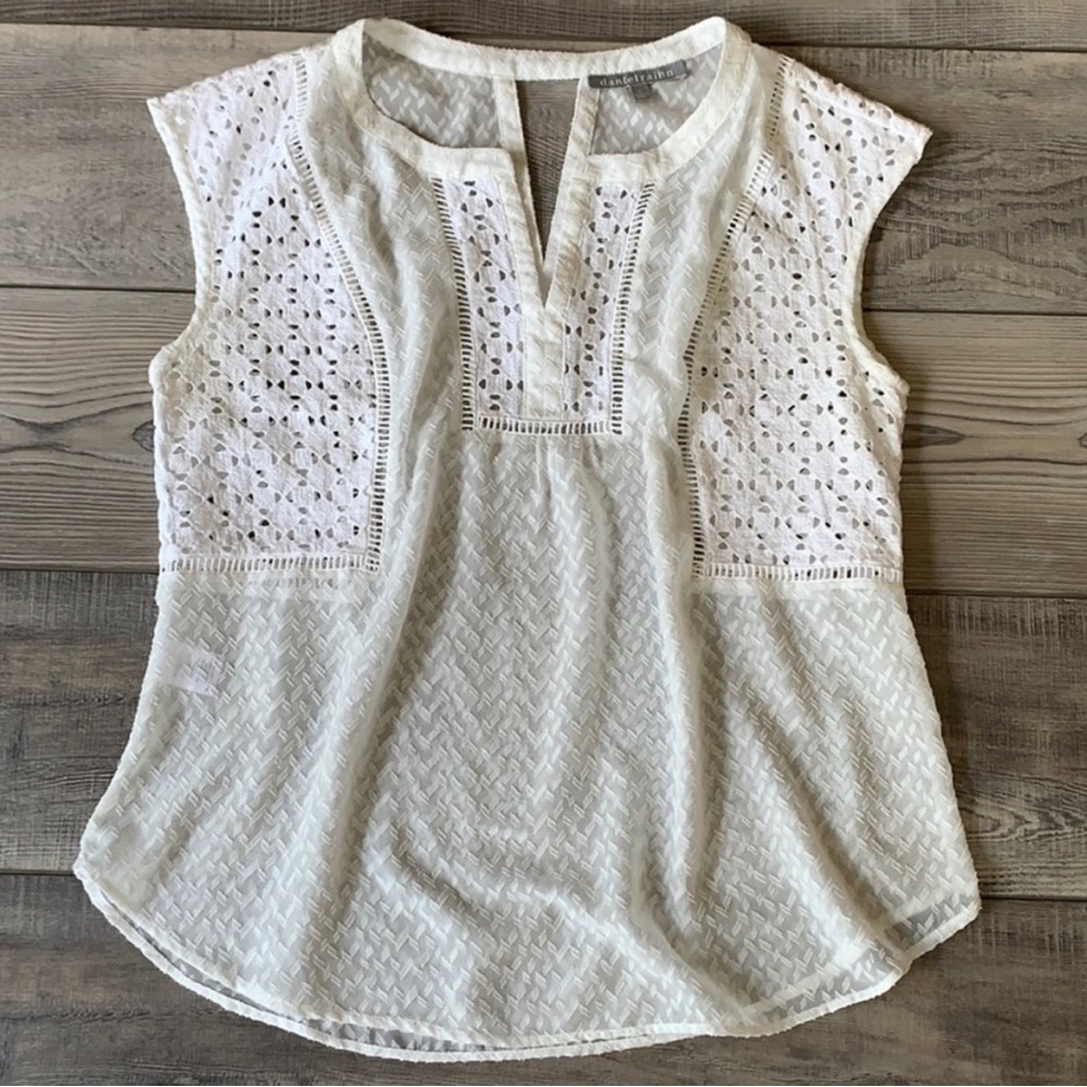 Daniel Rainn sleeveless eyelet blouse size LP
